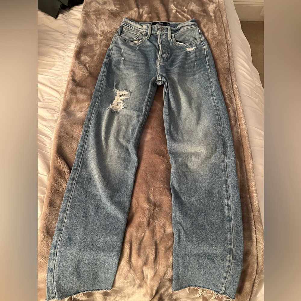 Hollister Ultra High-Rise Vintage Straight Jeans (0R)